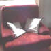 une chaise.